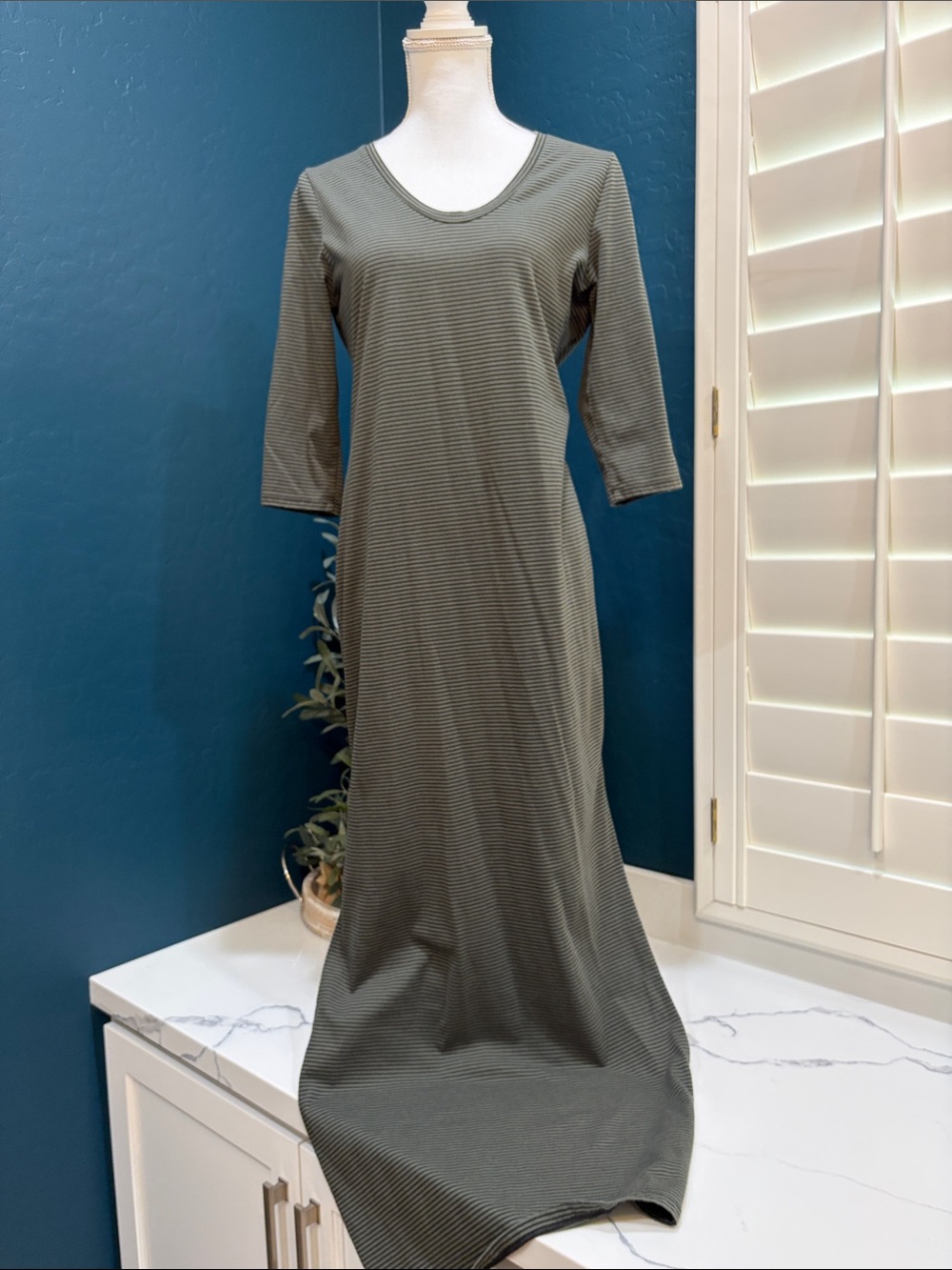 BCBG generations green and black 3/4 sleeve maxi-Dress
